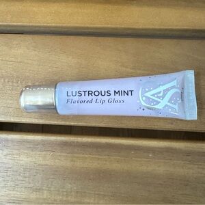 New Victoria's Secret Lustrous Mint Flavored Lip Gloss High Shine Sealed .46oz